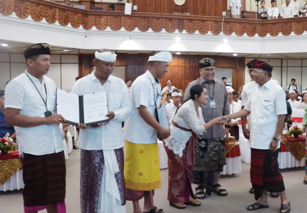 Proporsi Penerima KUR Terbesar di Bali, Gubernur Koster Dorong Tercipta Lapangan Kerja